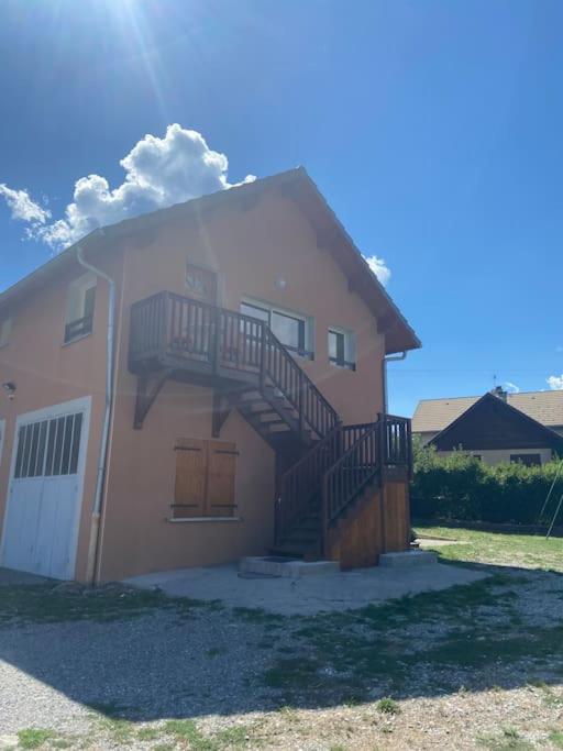 Appartement Familial A Crots Exterior photo